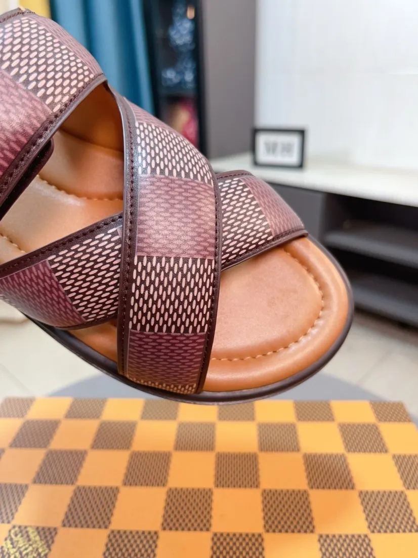 Men's shoes 💰380🌹🌹 (lv-Louis Vuitton) New men's slippers, high-end boutique, exquisite embossed logo decoration on the upper, fine workmanship, super soft soles, casual, loose and comfortable, a must-have in summer! \nsize：38-44